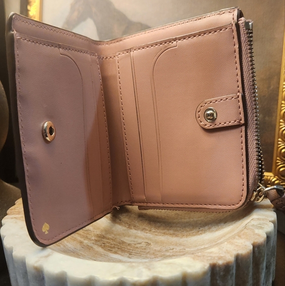 AUTHENTIC KATE SPADE PINK WALLET - Picture 2 of 5